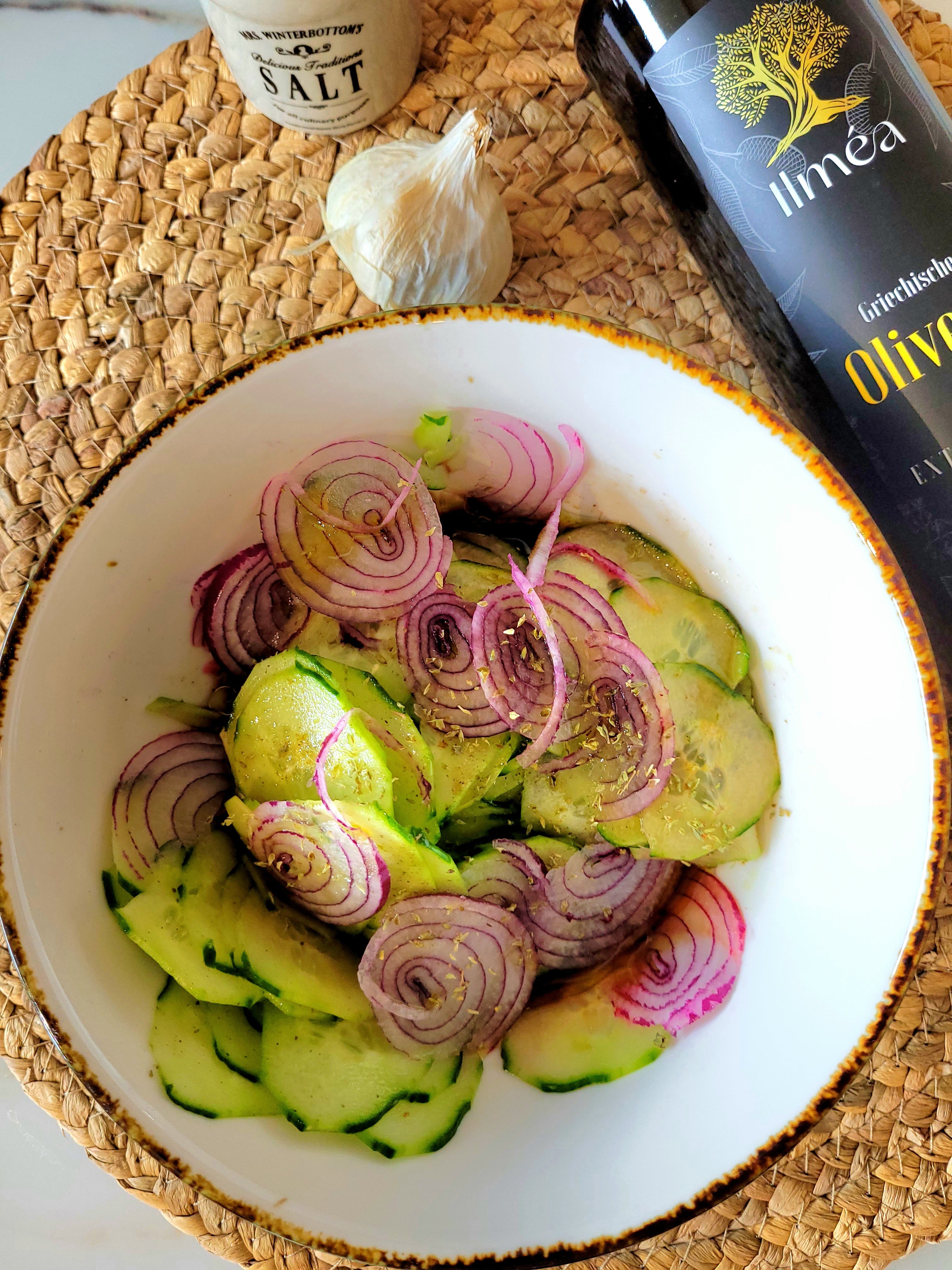 Gurkensalat mit Essig und Öl – Rezept – Ilmea Olivenöl Gurkensalat mit Essig und Öl – Rezept – Ilmea Olivenöl