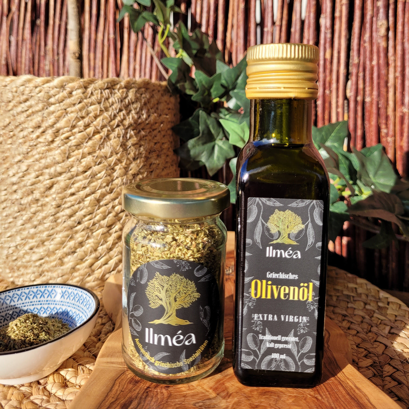 Aromareicher Griechischer Oregano und Olivenöl für mediterrane Gerichte