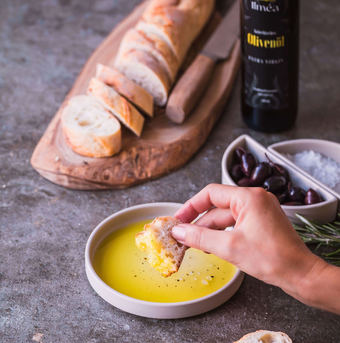 Olivenoel kaufen Schweiz Ilmea Oelschale Brot 